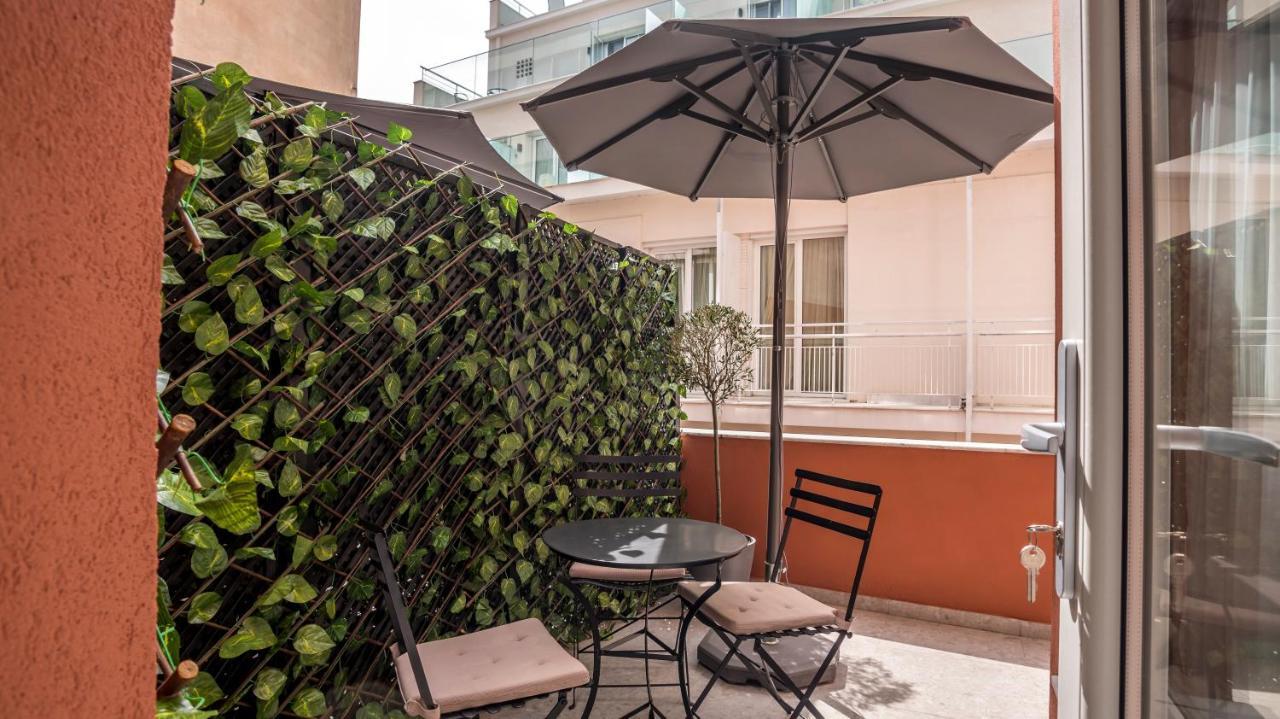 Metis Urbane Living Spaces Athene Buitenkant foto